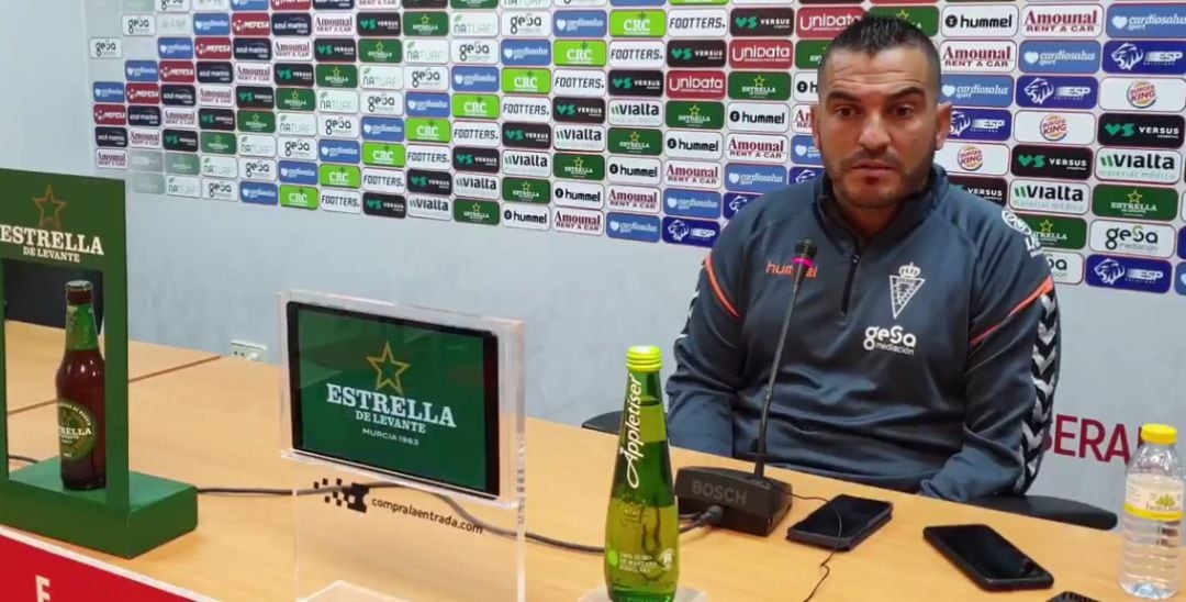 Adrián Hernández en rueda de prensa