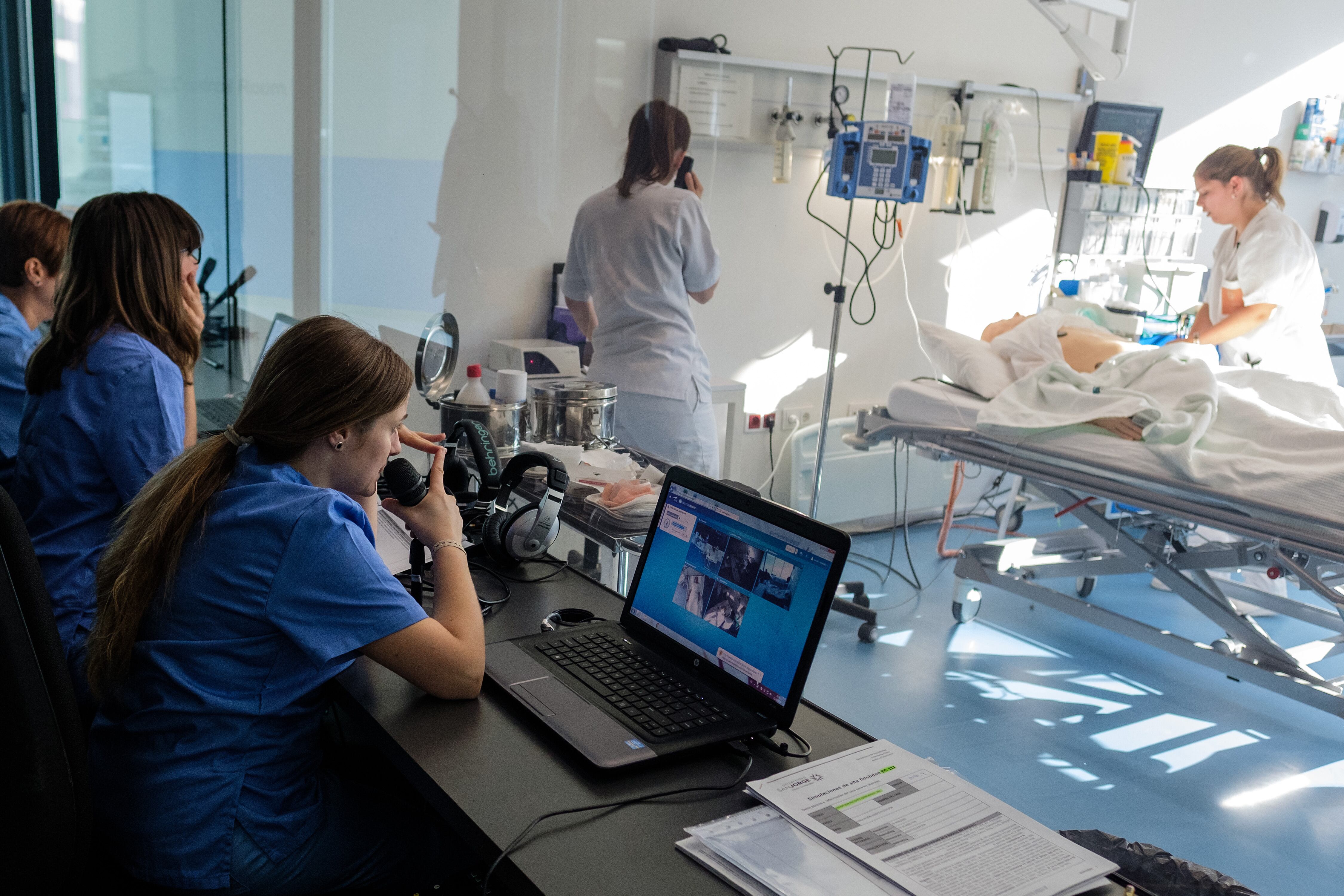 La Universidad San Jorge impartirá Medicina el próximo curso