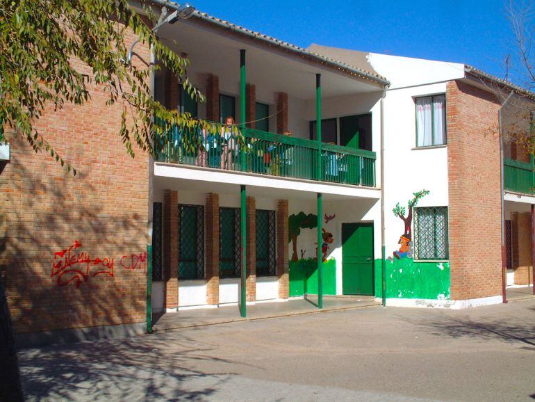 Fachada del colegio Virgen de Guadalupe