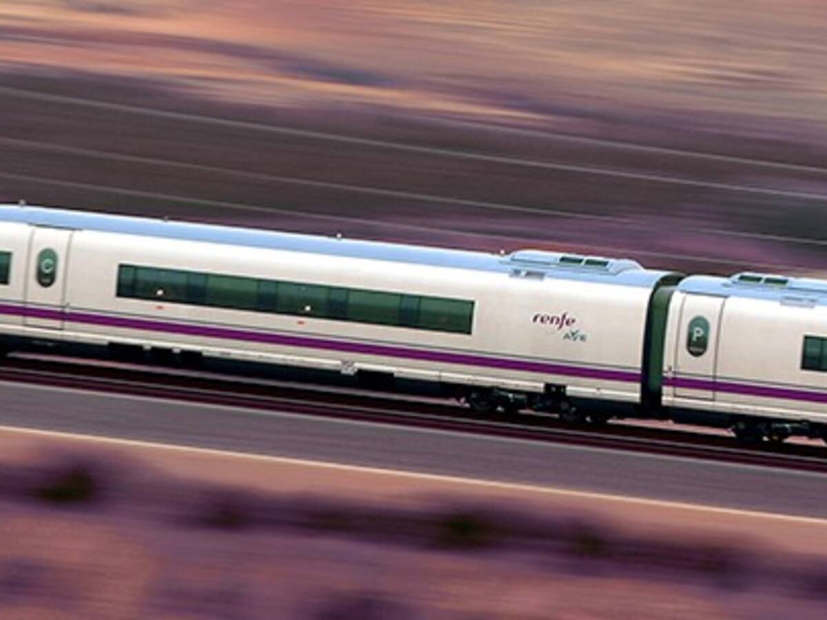 Renfe recupera el tren directo entre León y Alicante dos años después