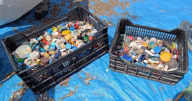 Cada cop es recullen més plàstics a la costa de Menorca.