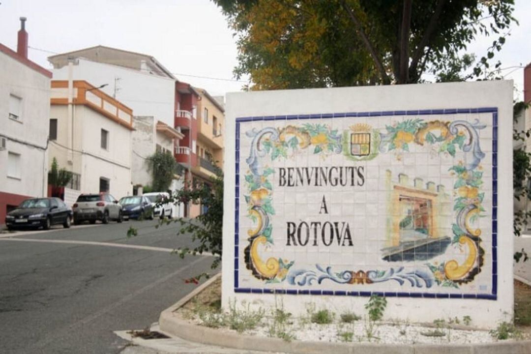 Entrada al municipio de Ròtova