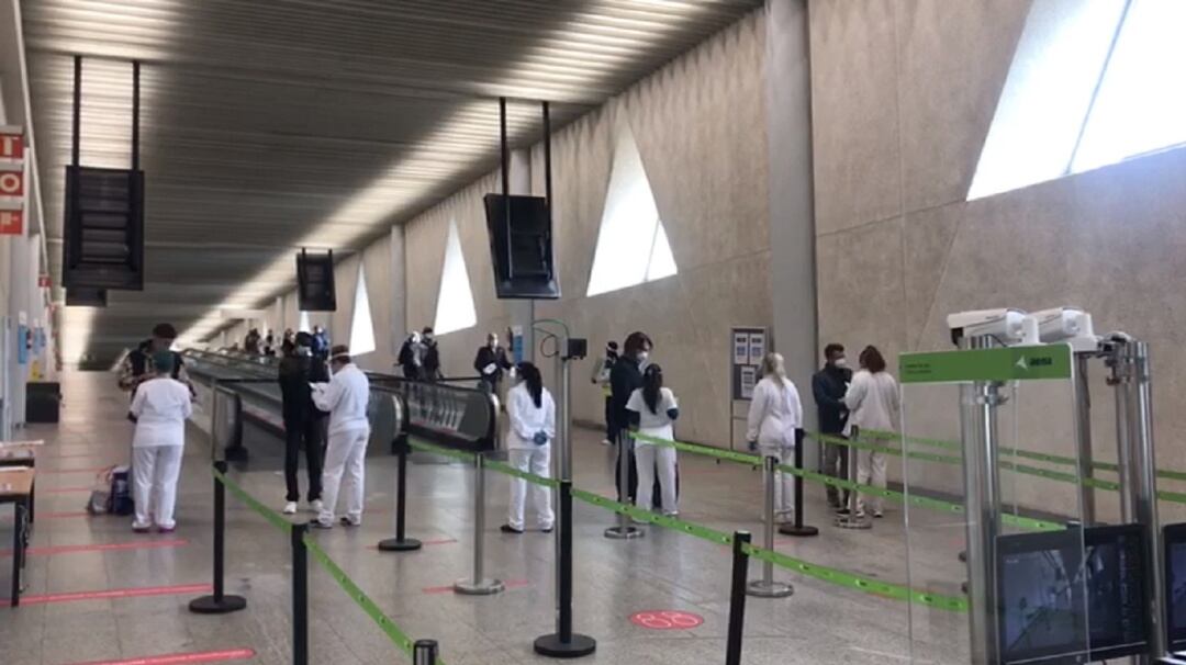 Imagen de los controles que se llevan a cabo en el aeropuerto de Palma-Son Sant Joan.