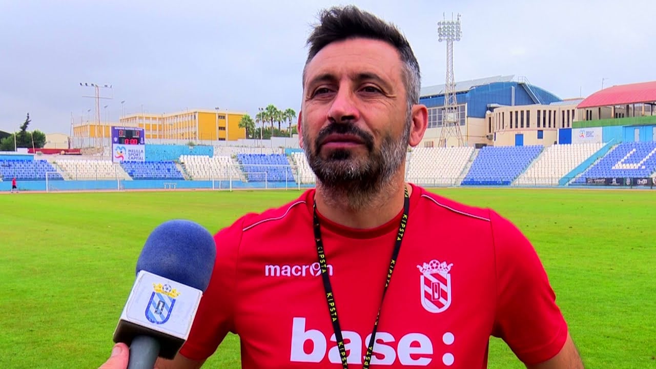 Manolo Herrero en su etapa como entrenador de la UD Melilla.