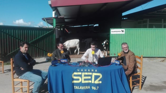 &#039;Hoy por Hoy Talavera&#039; especial Ganadería de Leche, desde la explotación ganadera &#039;Hermanos Miguel&#039; en Talavera la Nueva