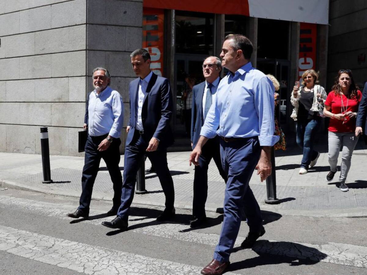 Una vecina de Vallecas a Pedro Sánchez: "Demuestre vergüenza y educación"