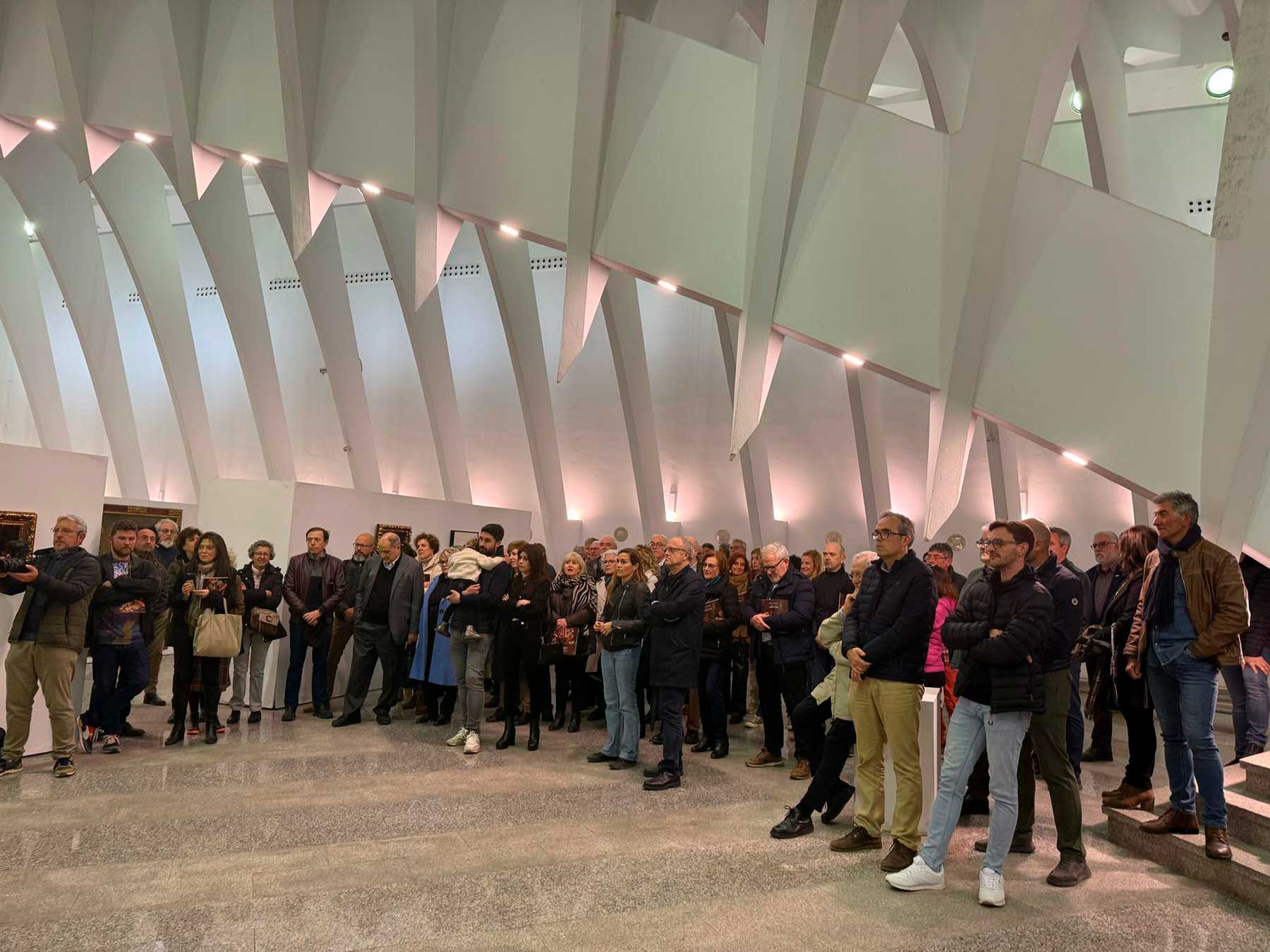 La Llotja Sant Jordi es va omplir de públic per a la inauguració de la mostra &#039;Passió pel col·leccionisme 3. Figuració dels segles XV al XXI&#039;