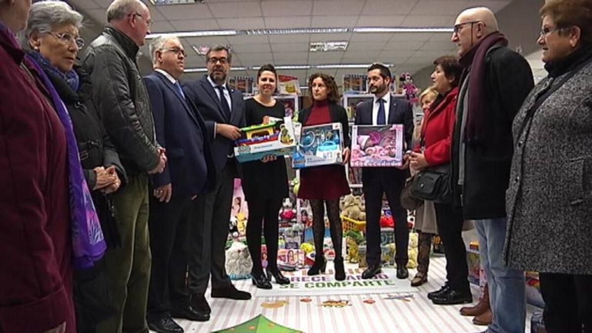 Abanca entrega a Cáritas los más de 4.300 juguetes recogidos en su campaña
