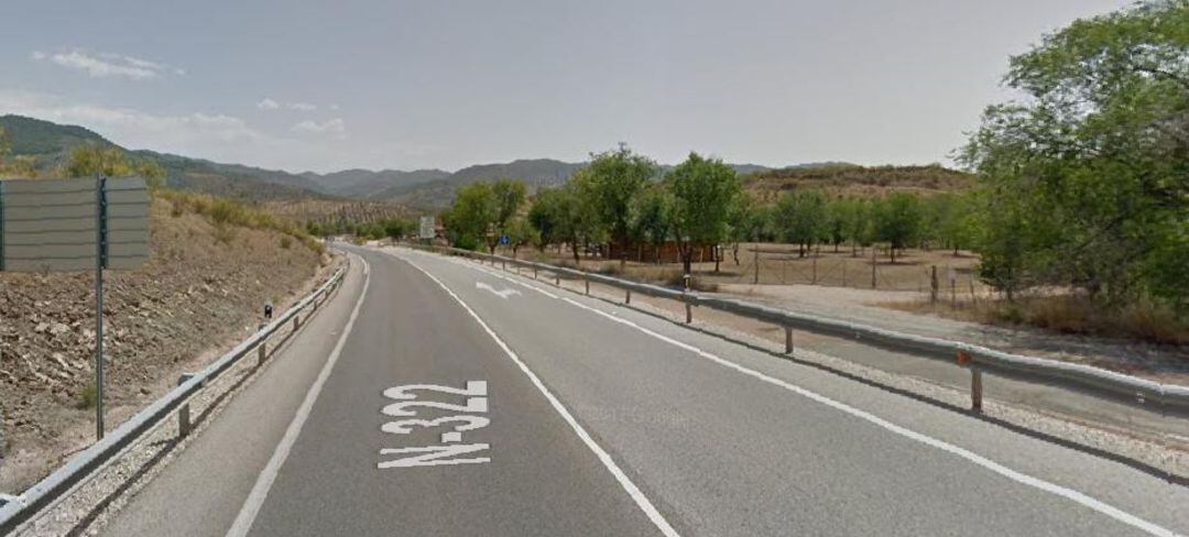 Carretera N-322 a su paso por Puente de Génave.