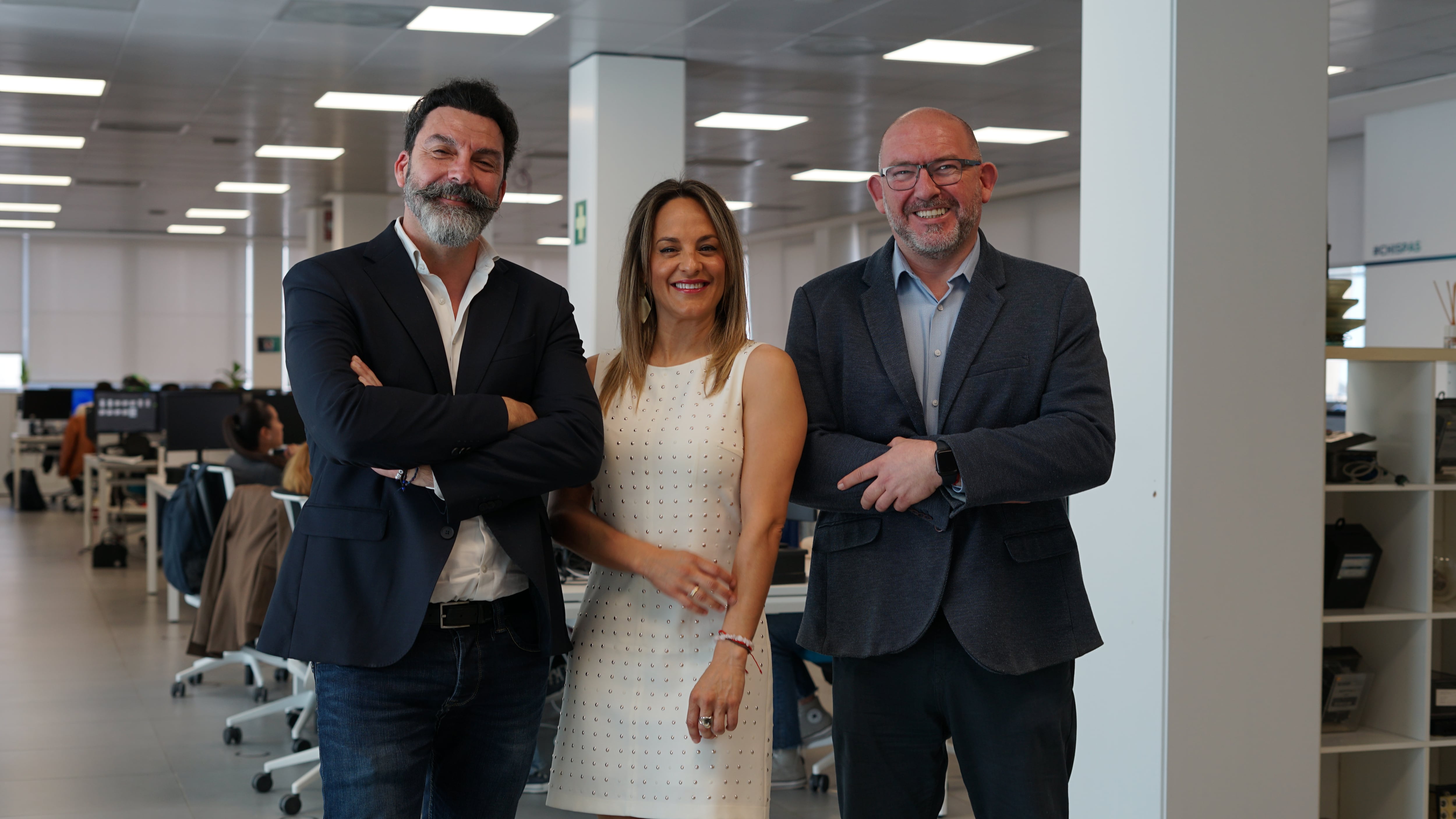 Sara Diez, CEO de Vestel Ingenieros, junto a Martín Martínez y Antonio Umbert, socios de Umar Ingeniería