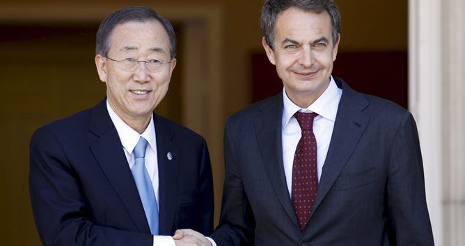 Zapatero ha comparecido con el secretario general de la ONU para hacer una declaración sobre Libia