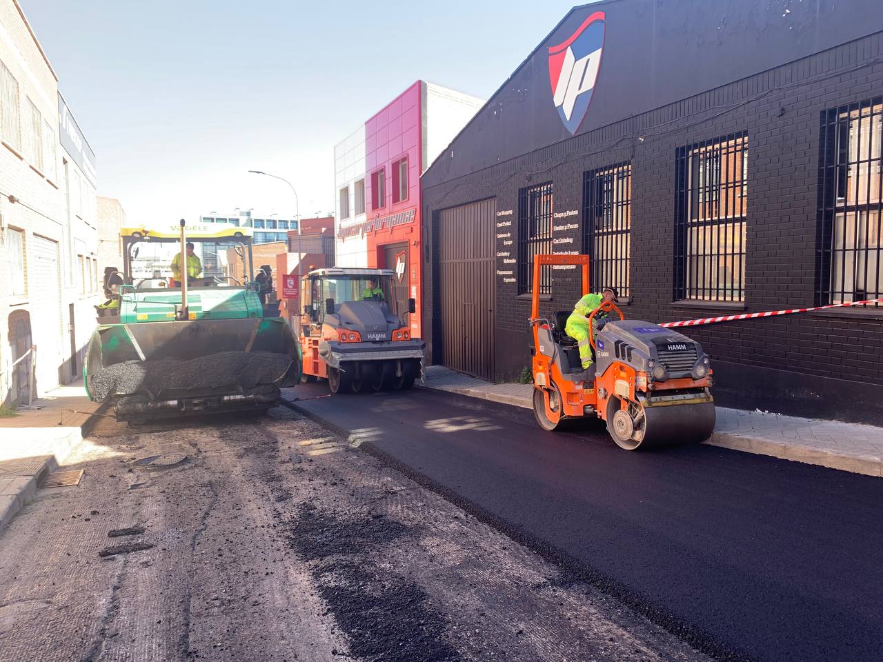 Trabajos de asfaltado en el municipio de San Sebastián de los Reyes