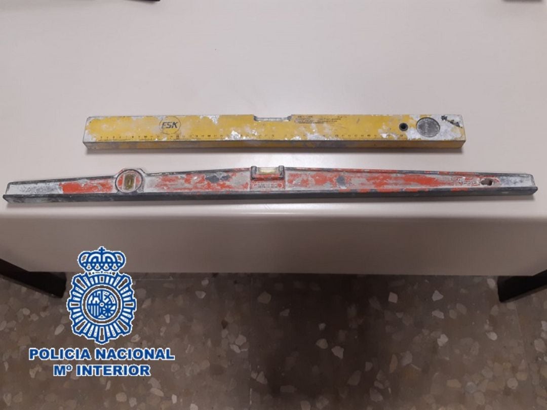 El material intervenido por los agentes tras la agresión