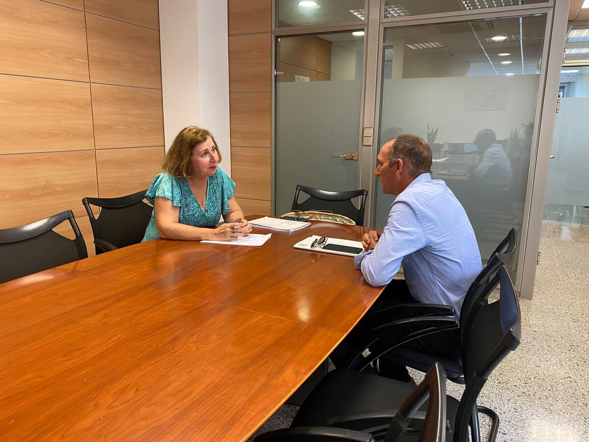 Juan Álvarez toma el relevo a Margalida Ferrer como nuevo director territorial de Educación en las Pitiusas