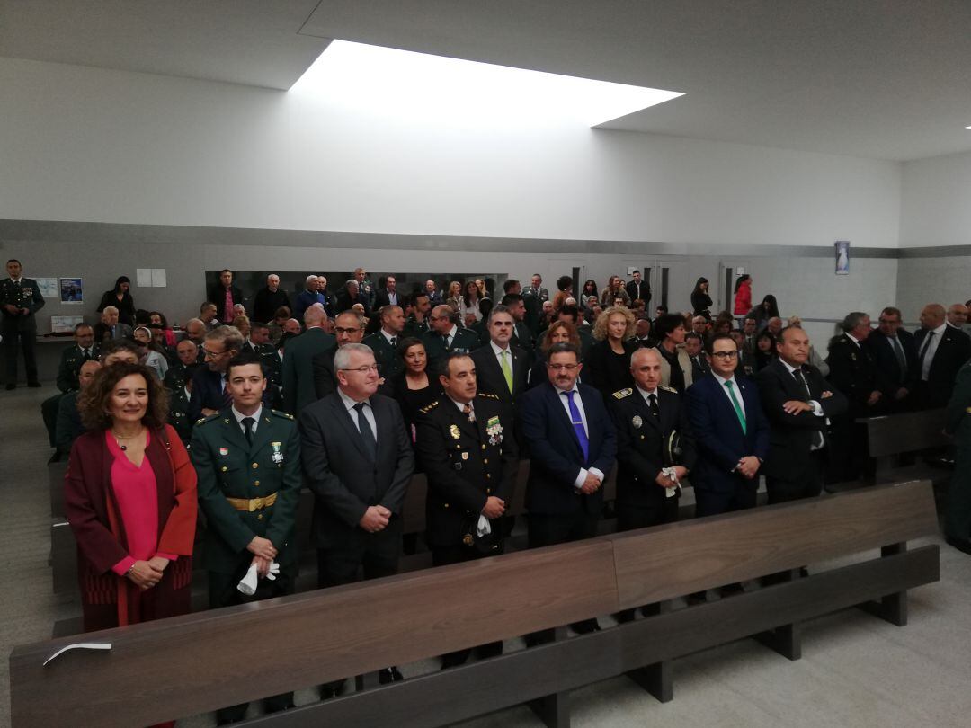 Autoridades durante el día del Pilar en la iglesia del Buen Pastor