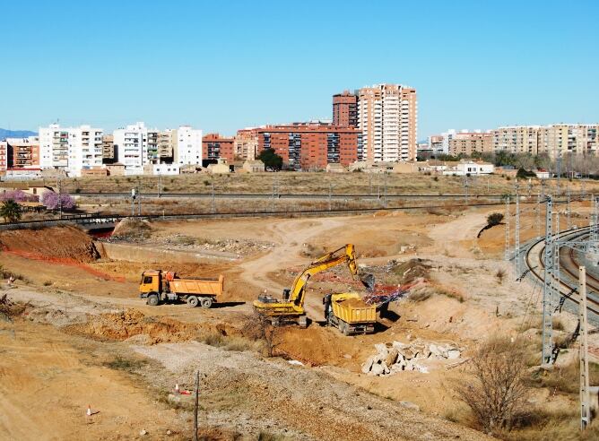 Desde hace semanas las máquinas realizan movimientos de tierras para preparar el terreno