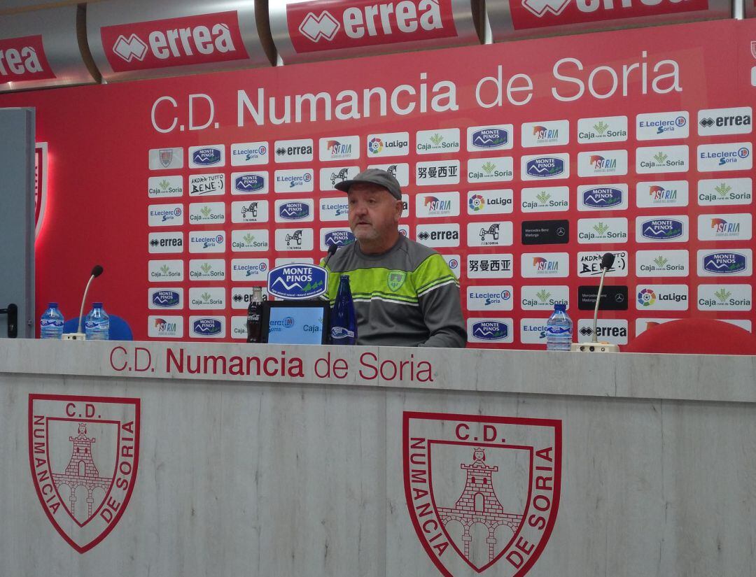 Manix Mandiola ya no forma parte del Numancia.