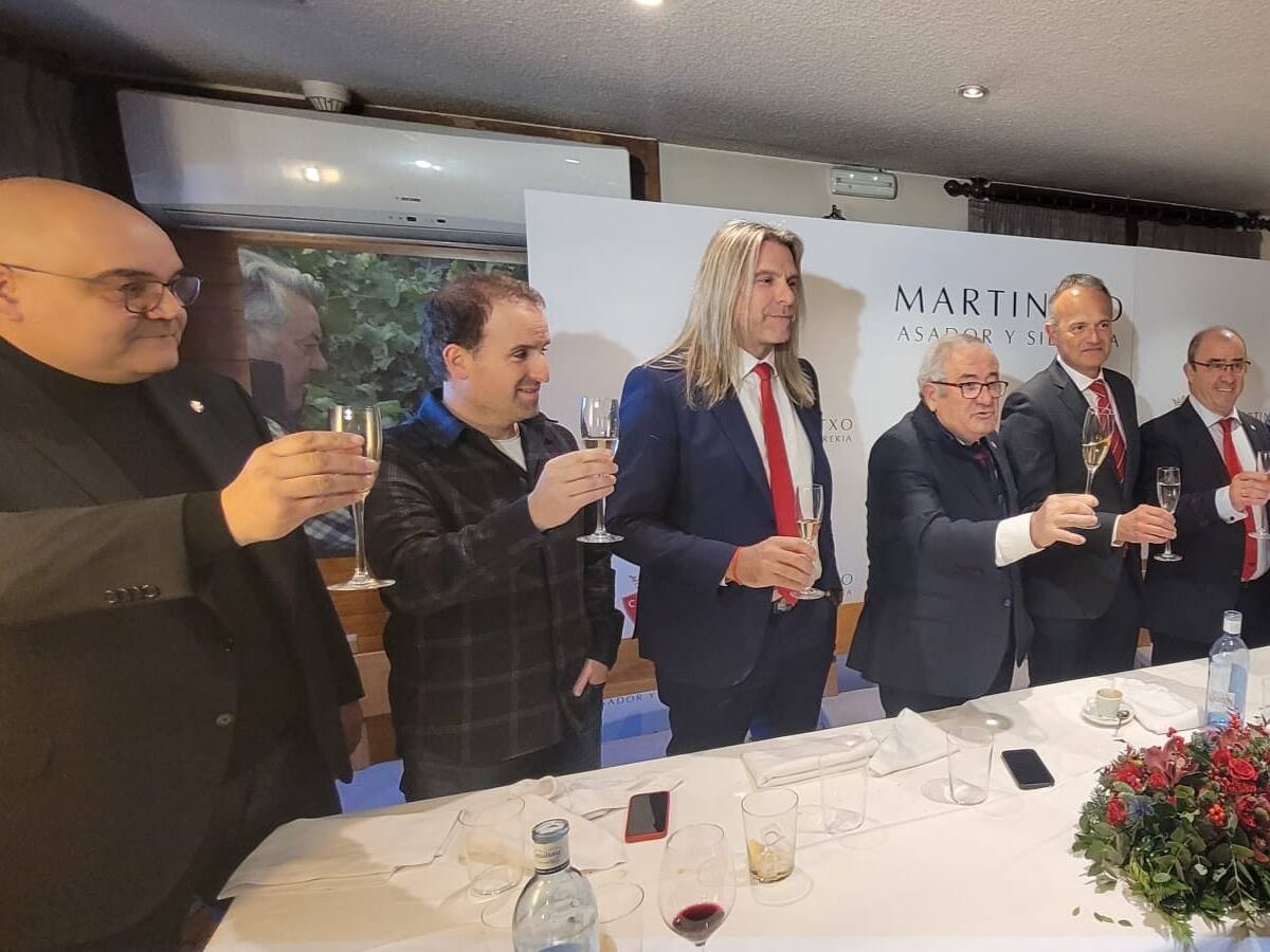 Última Tertulia Hala Rojillos de 2023 con Osasuna respirando tras su victoria casi 2 meses después en el Sadar para mantener 6 puntos de ventaja al descenso antes de visitar al Mallorca para despedir el año