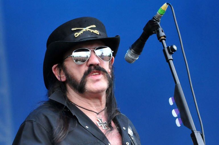 Lemmy Kilmister, durante un concierto de Motörhead el 10 de julio de 2011 en Stevenage (Inglaterra)