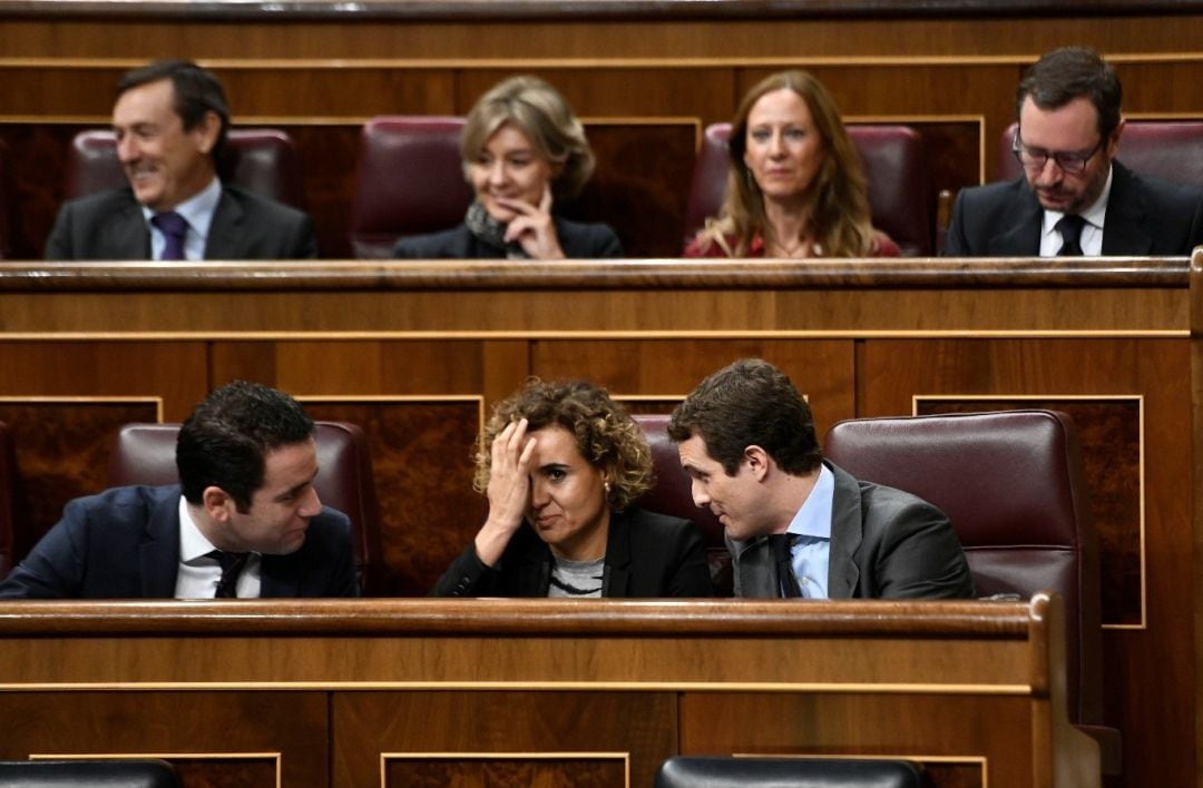 Teodoro García Egea, Dolors Montserrat y Pablo Casado.