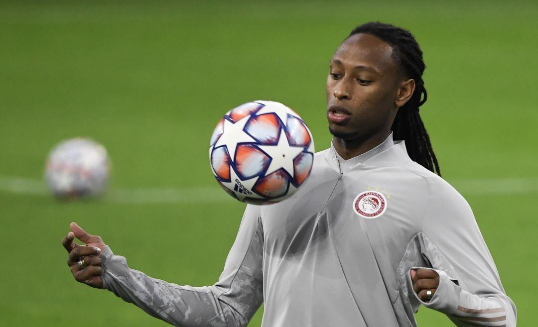 Rúben Semedo, durante un calentamiento con el Olympiakos