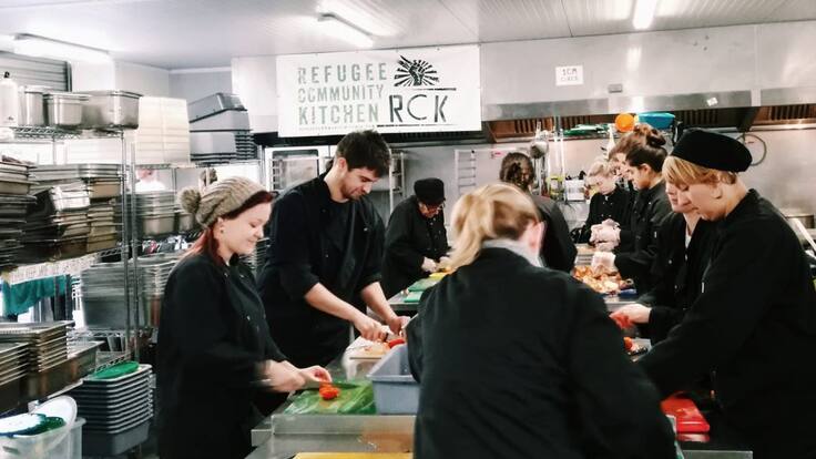 Andrea: "Cada par de manos cuenta en Calais para ayudar a los refugiados"