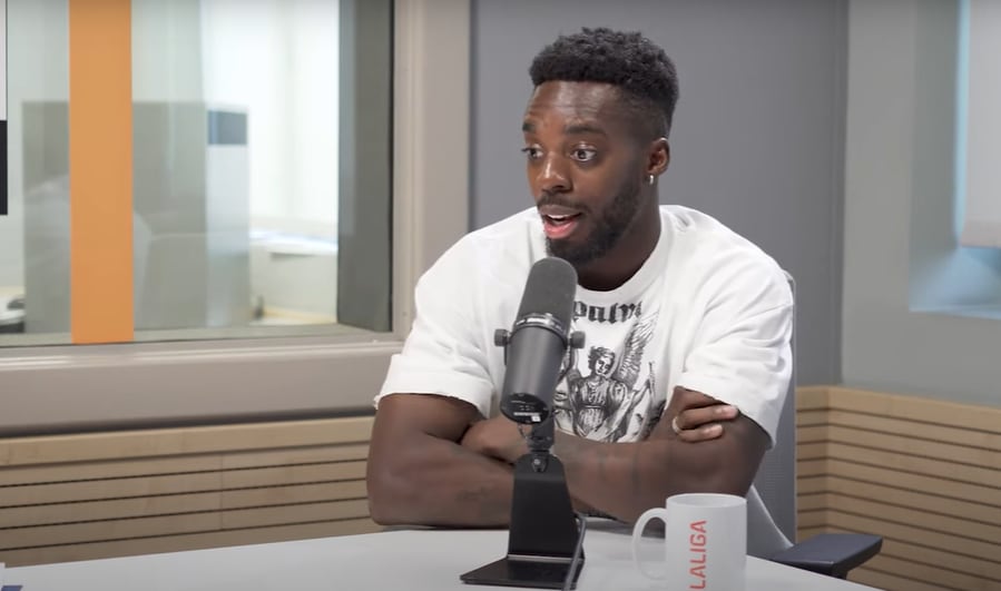 Iñaki Williams, durante la grabación del podcast en los estudios de Radio Bilbao