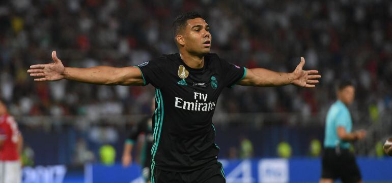 Casemiro celebra su gol en la Supercopa