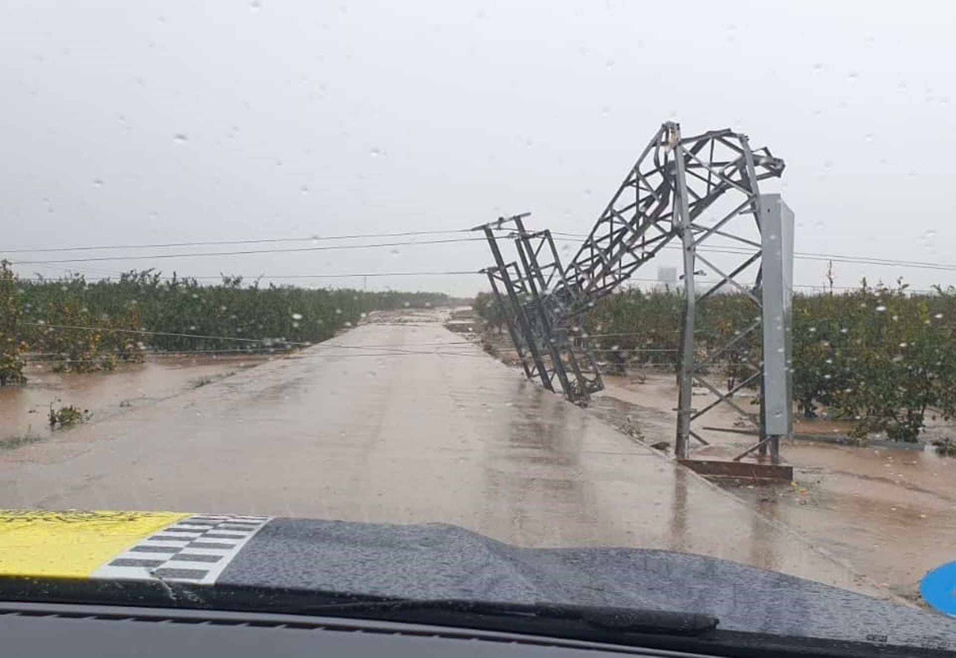 Un tornado provoca destrozos en Alginet, Benifaió y Carlet