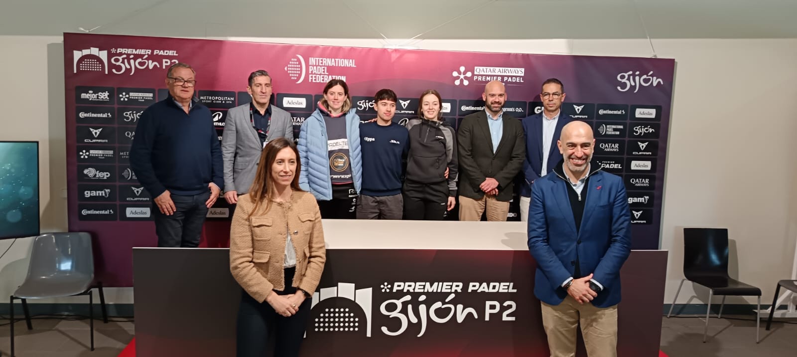 Foto de familia del acto de presentación del Gijón Premier Padel.