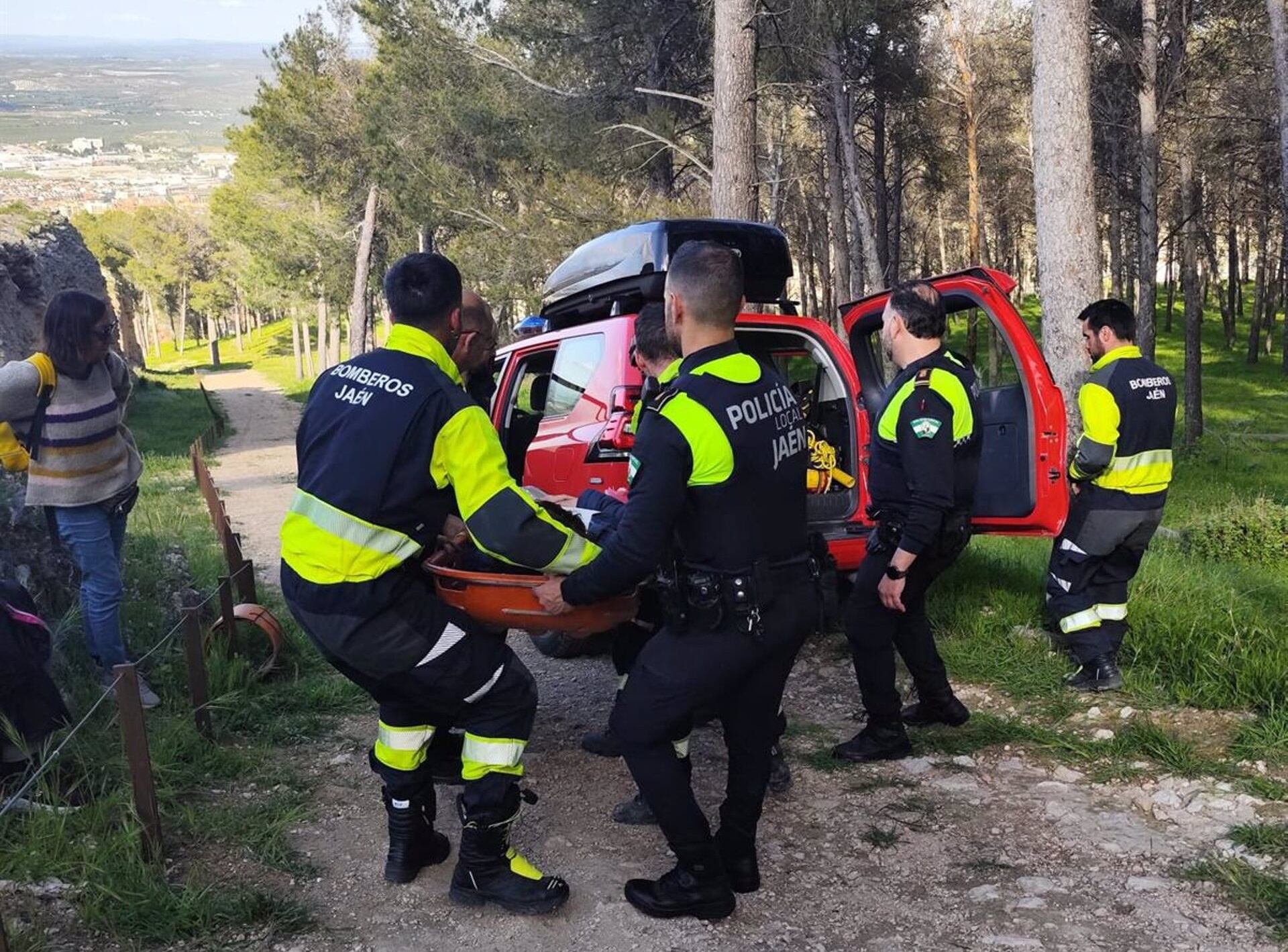 Rescate de una senderista en un paraje natural de Jaén capital.