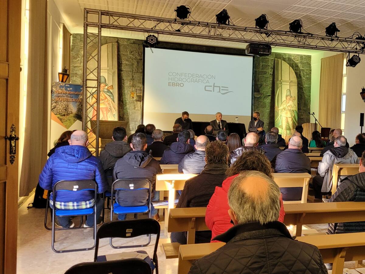 La Comunidad de Regantes del Canal de Aragón y Cataluña aborda las utilidades de la biofertilización