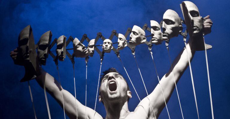 Imatge de l'espectacle 'I, Sishyphus' que dóna el tret de sortida a la 27a Fira de Titelles de Lleida.