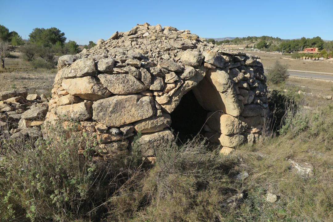 Uno de los refugios de piedra seca en Monóvar