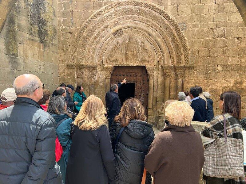 Piden un plan director de la ruta del Santo Grial tras su visita a San Juan de la Peña