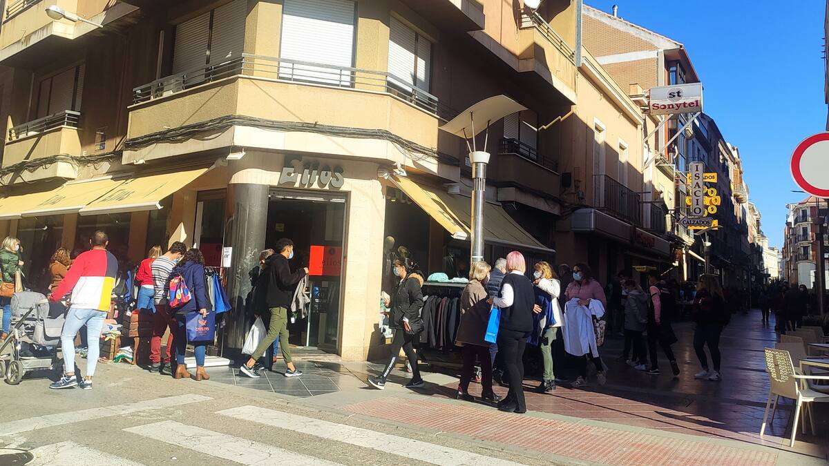 Juan Carlos Hernández y Francisco López, presidente y secretario de ACIL. Recta final Campaña Rebajas en Linares