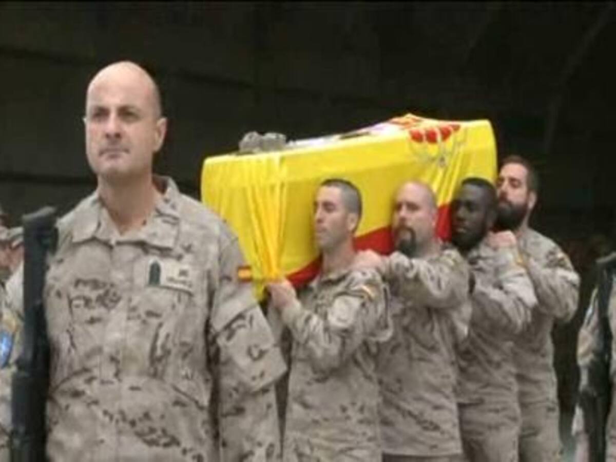 El cadáver del sargento Joaquín Moya ya está en España