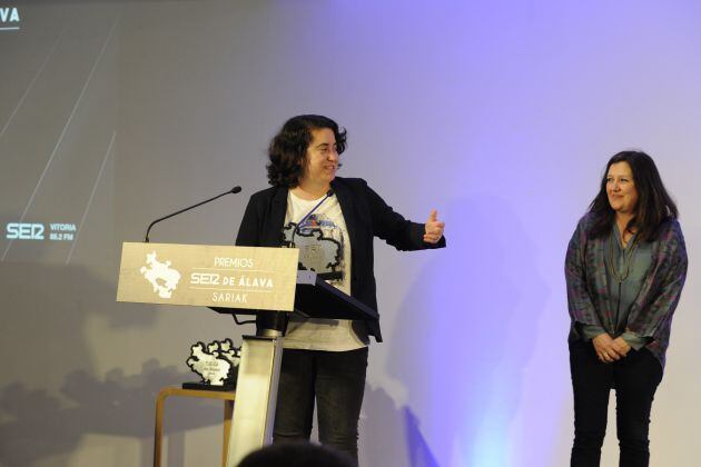 Estibaliz Canto, concejala de Cultura, y Marta Monfort, responsable de la red de teatros municipales