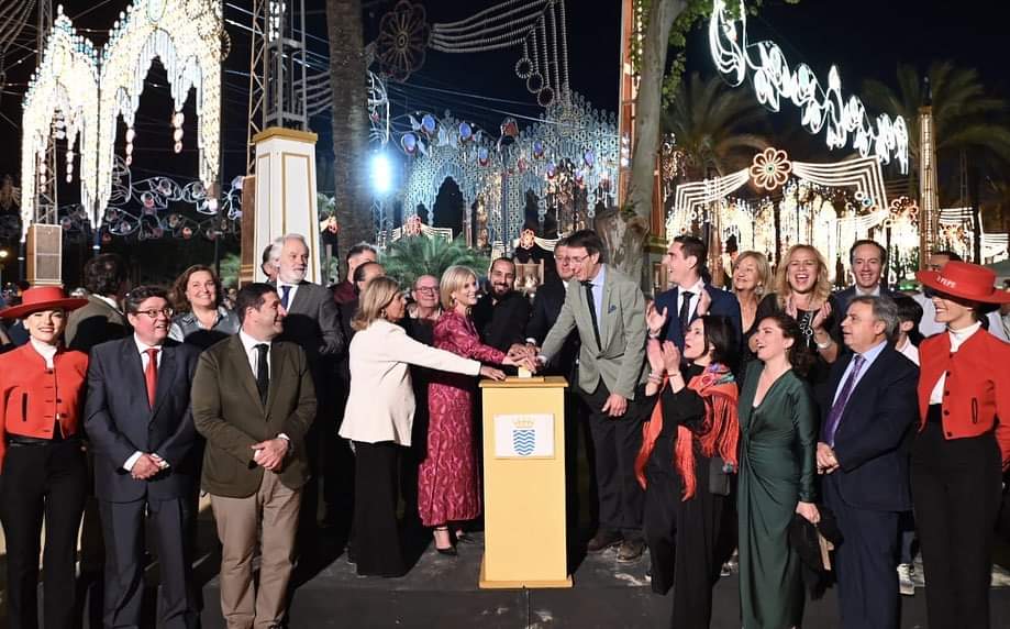 Momento del encendido del alumbrado de la Feria del Caballo de Jerez 2024