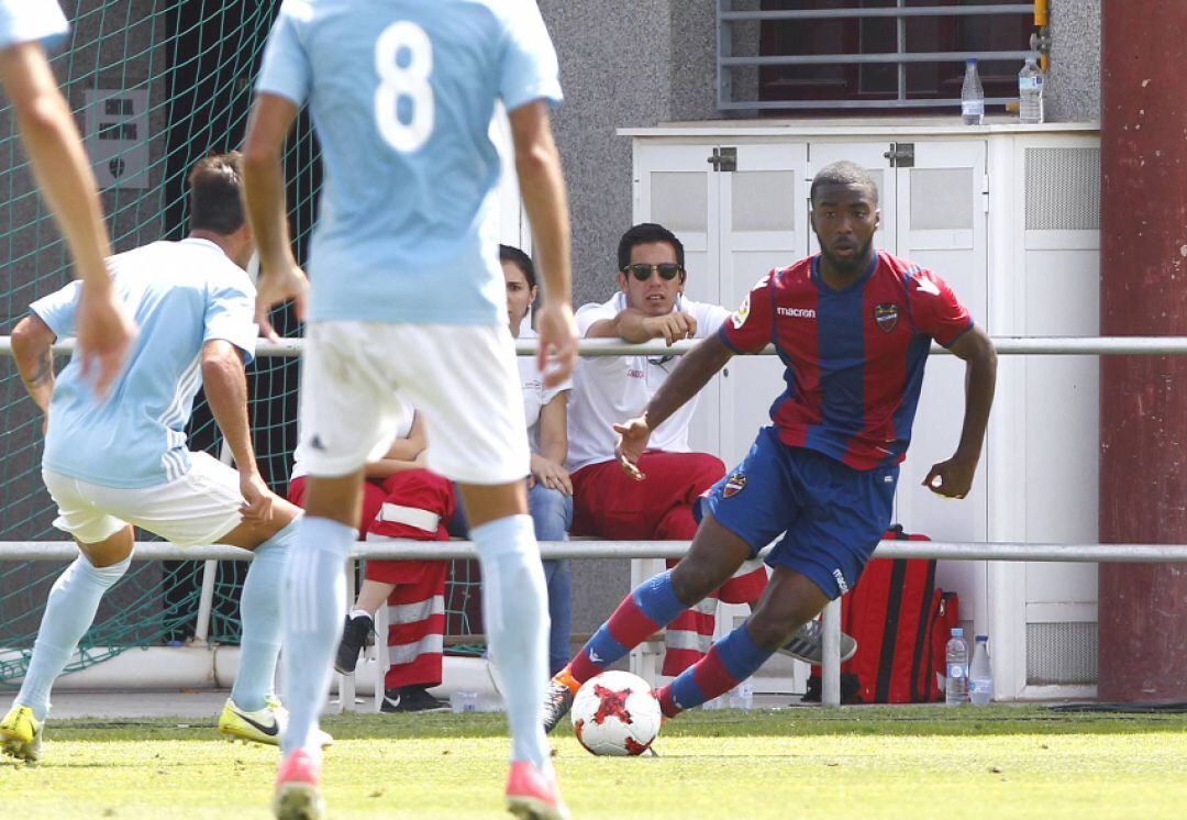 Shaq, en un partido con el Atlético Levante.