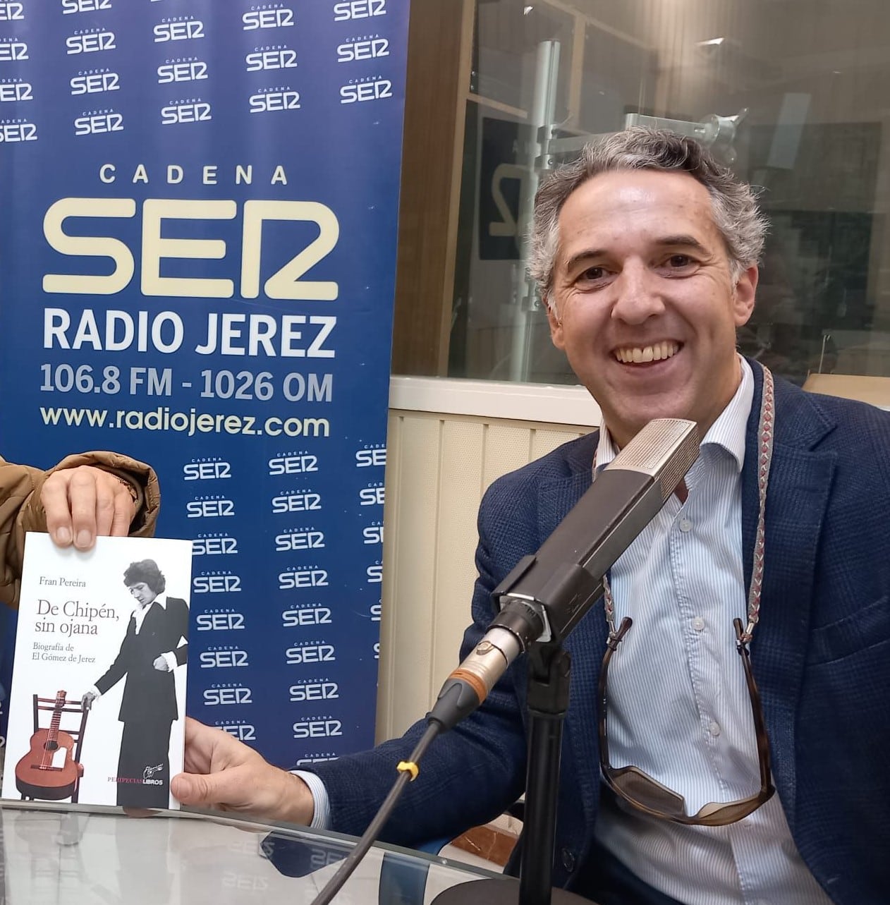 Fran Pereira durante una entrevista en Radio Jerez