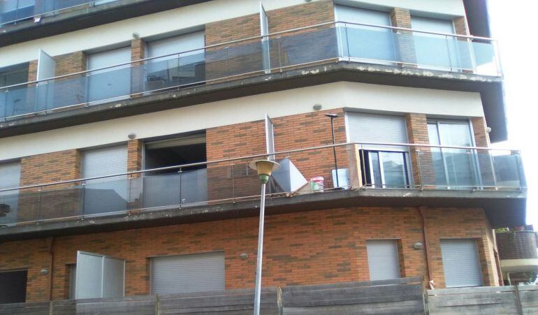 Un edifici okupat del barri del Tancat III al Vendrell