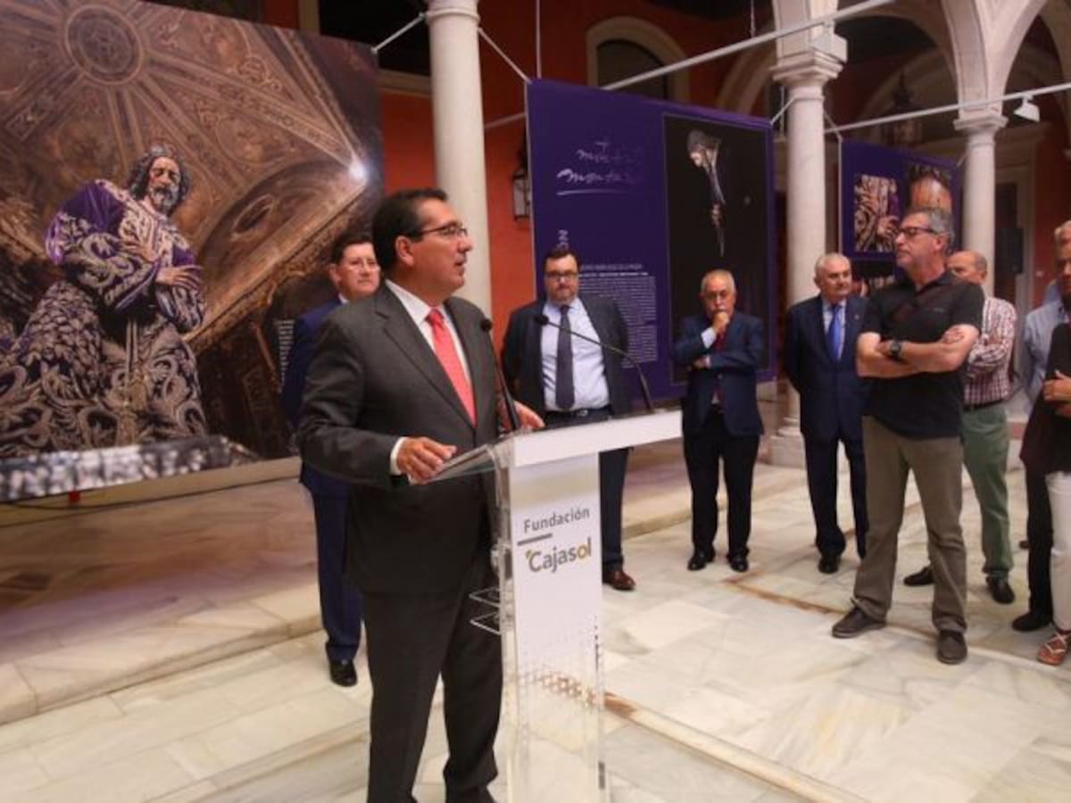 Una muestra fotográfica abre los actos del 400 aniversario del Señor de Pasión