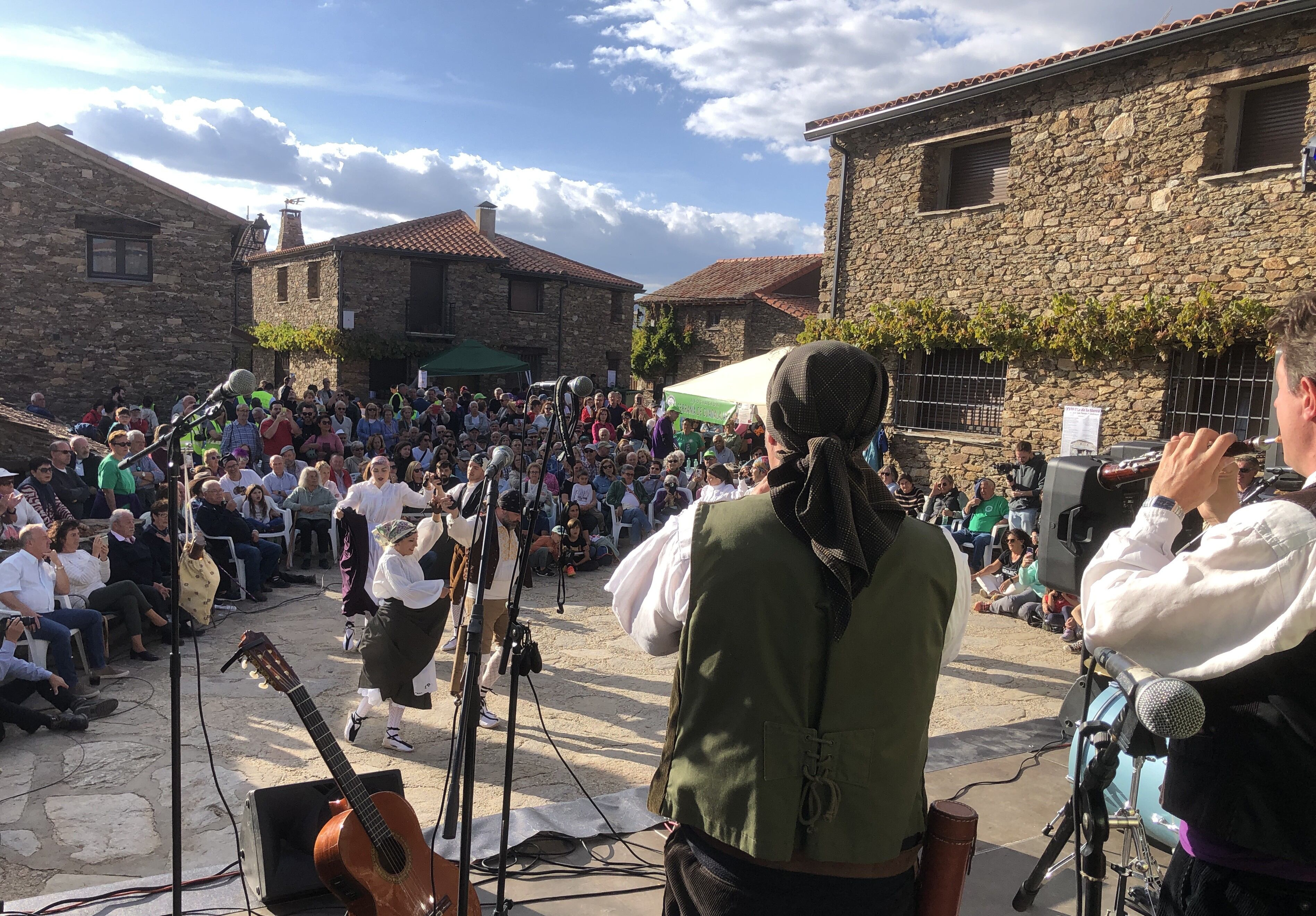Actuación grupo Chambra en el Día de la Sierra