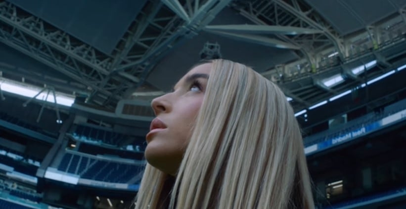 Lola Índigo en el Santiago Bernabéu durante la promoción de su concierto en este estadio.