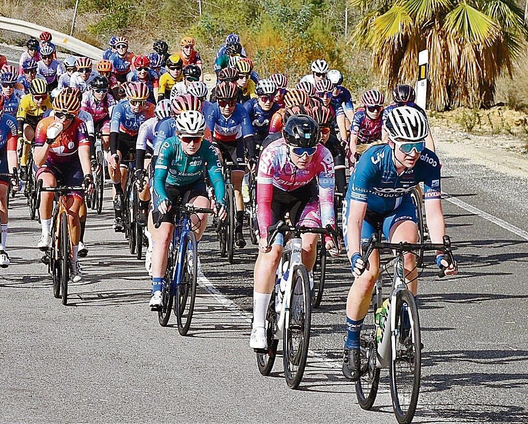 Los mejores equipos del mundo y las grandes corredoras estarán hoy en el Levante almeriense. PATRICE FOUQUES