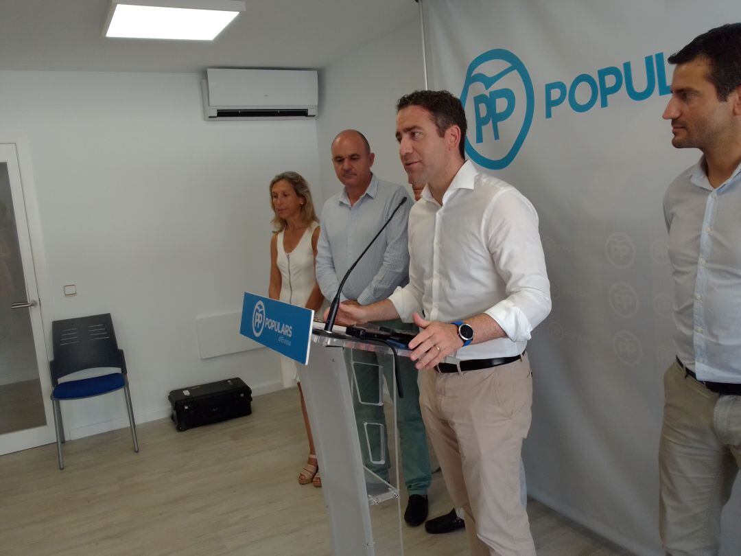 García Egea junto a dirigentes del PP de Ibiza