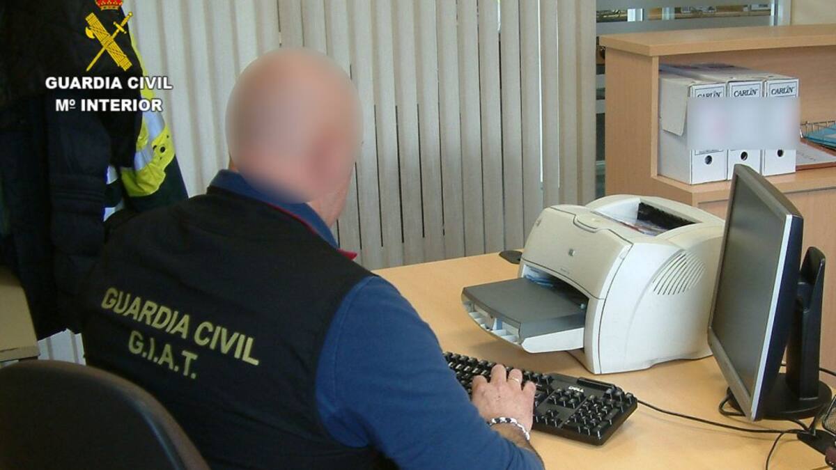 Investigan a una conductora por circular 35 kilómetros en sentido contrario