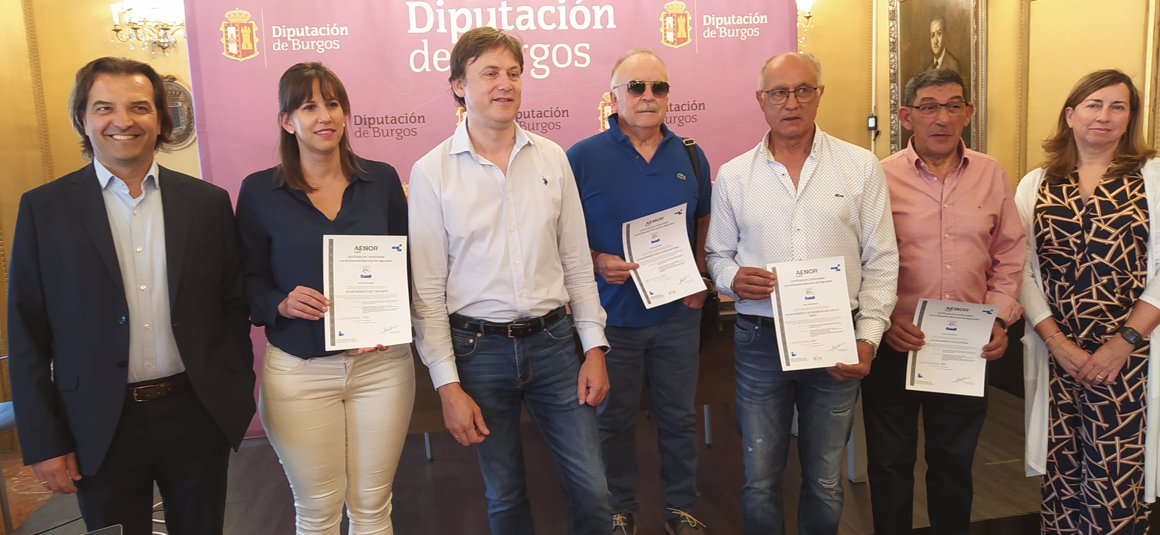 Entrega del certificado AENOR de seguridad digital a 9 pueblos de la provincia