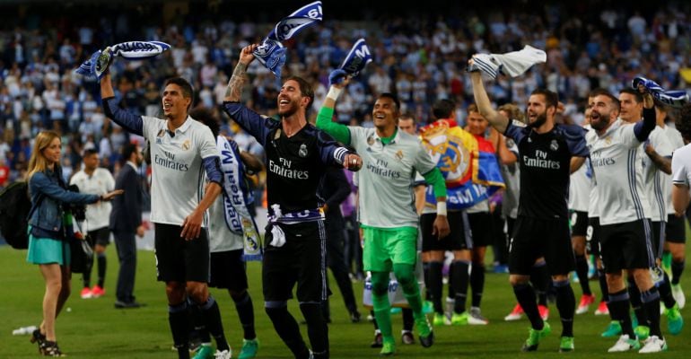 Sergio Ramos comanda la celebración madridista en La Rosaleda